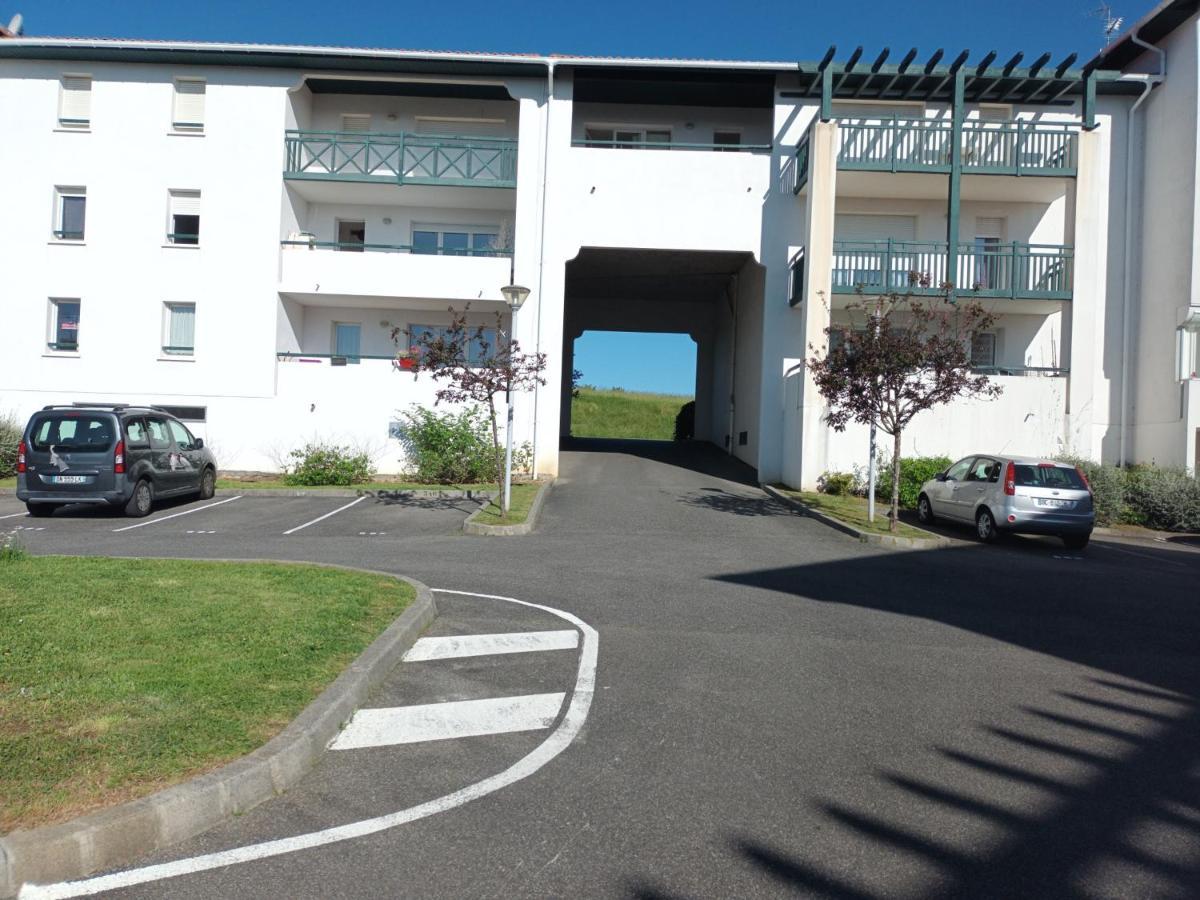 Calme T2 Avec Terrasse A Hendaye, Proche Plage - Fr-1-239-780 Eksteriør bilde